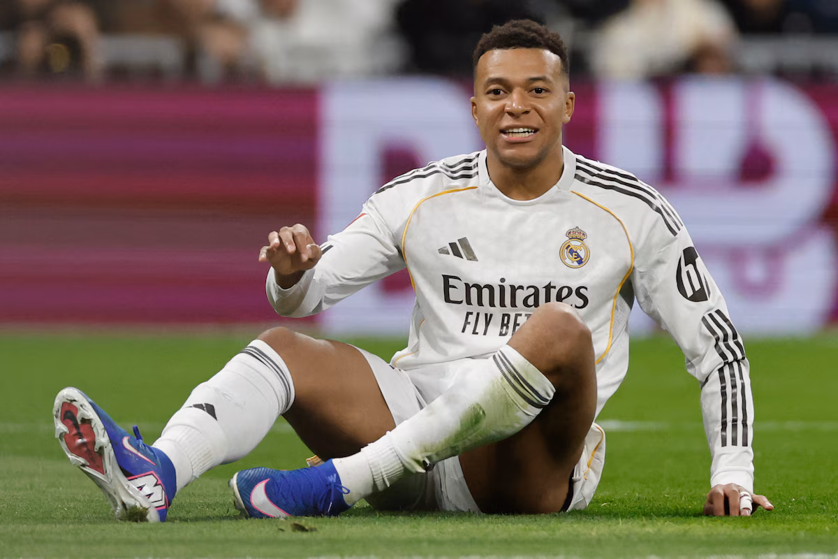 Mbappé blessé au genou : plusieurs semaines d’absence pour la star