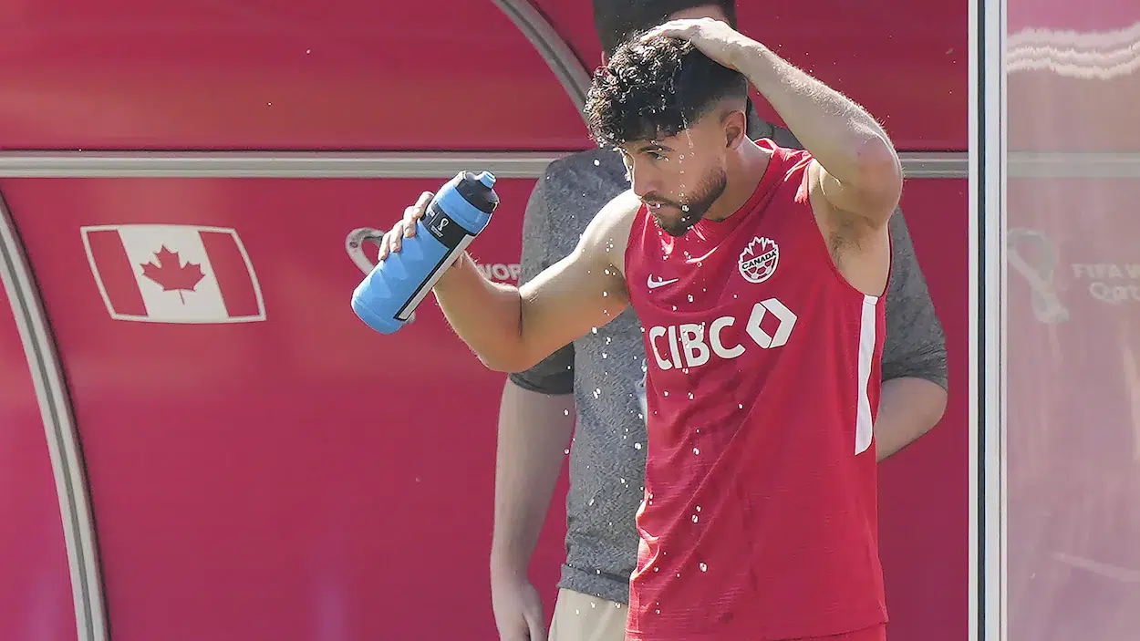 La FIFA introduit des pauses d’hydratation systématiques