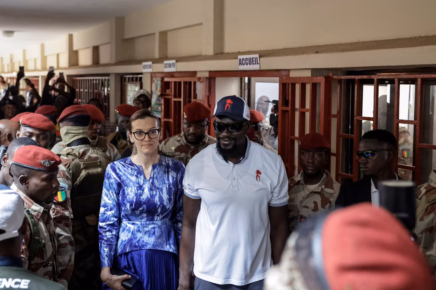 Mamadi Doumbouya proclamé vainqueur de la présidentielle en Guinée