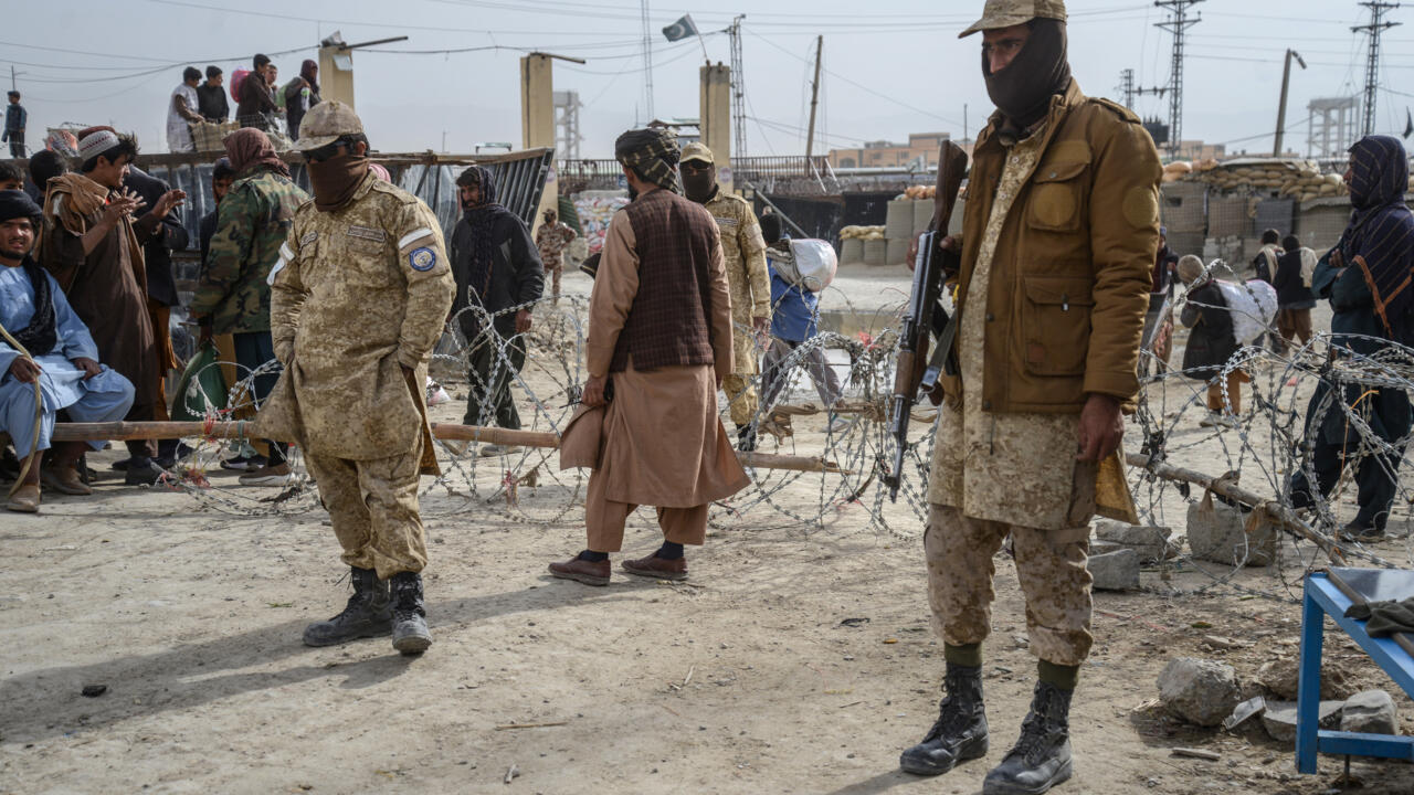 Conflit Afghanistan-Pakistan : des Pakistanais bloqués côté afghan réclament la réouverture de la frontière