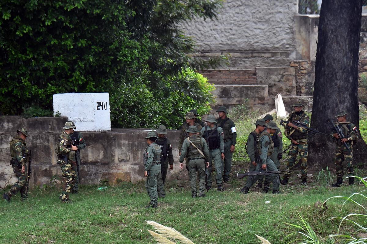 La Colombie déploie l’armée à la frontière vénézuélienne après l’intervention des États-Unis