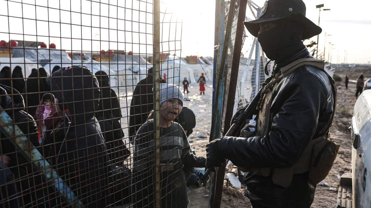 Les États-Unis transfèrent des prisonniers de l’EI vers l’Irak
