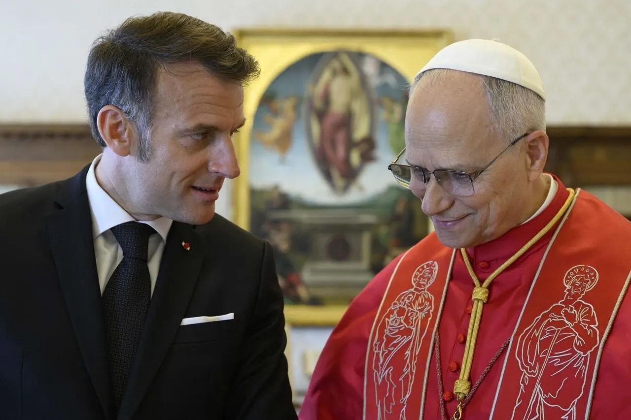 Rencontre au Vatican entre Emmanuel Macron et le pape Léon XIV autour des crises internationales