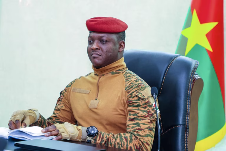 Burkina Faso : plus de 350 associations suspendues pour non-conformité administrative