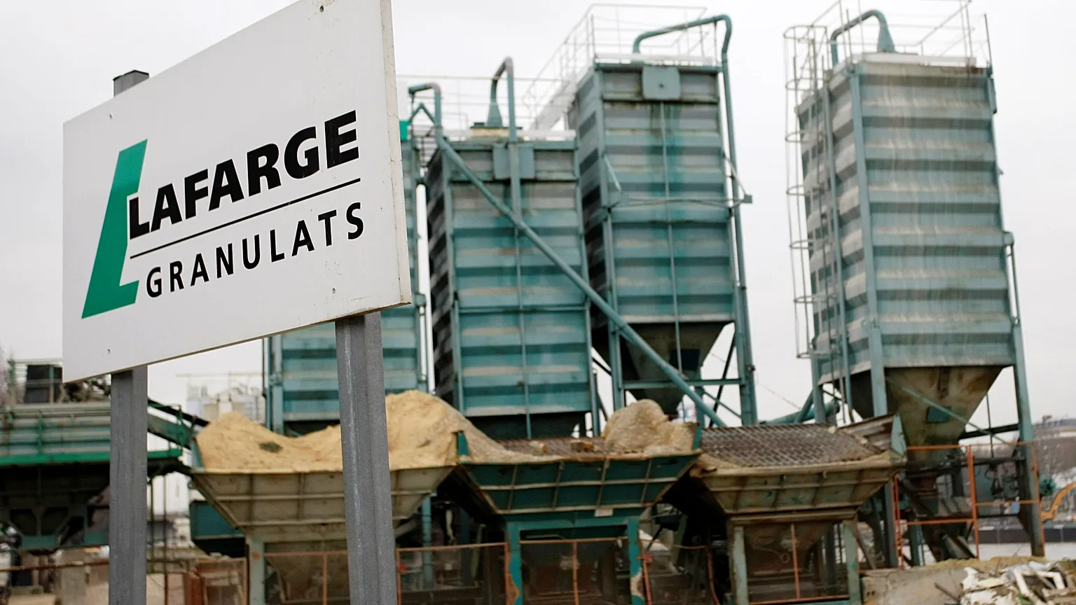 Affaire Lafarge : la justice française condamne le cimentier pour financement du terrorisme en Syrie