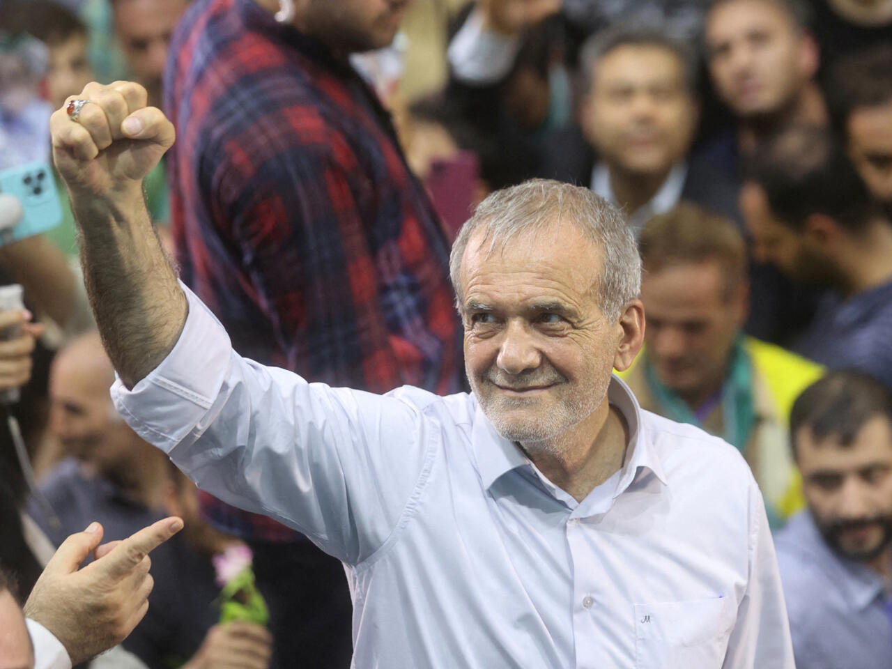 Tensions Iran–États-Unis : Massoud Pezeshkian défie l’ultimatum de Donald Trump