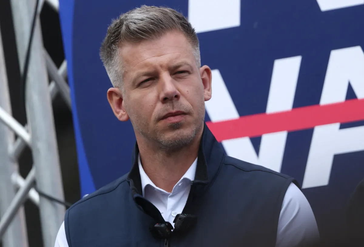 Péter Magyar met fin à l’ère Orbán et promet un tournant politique et économique