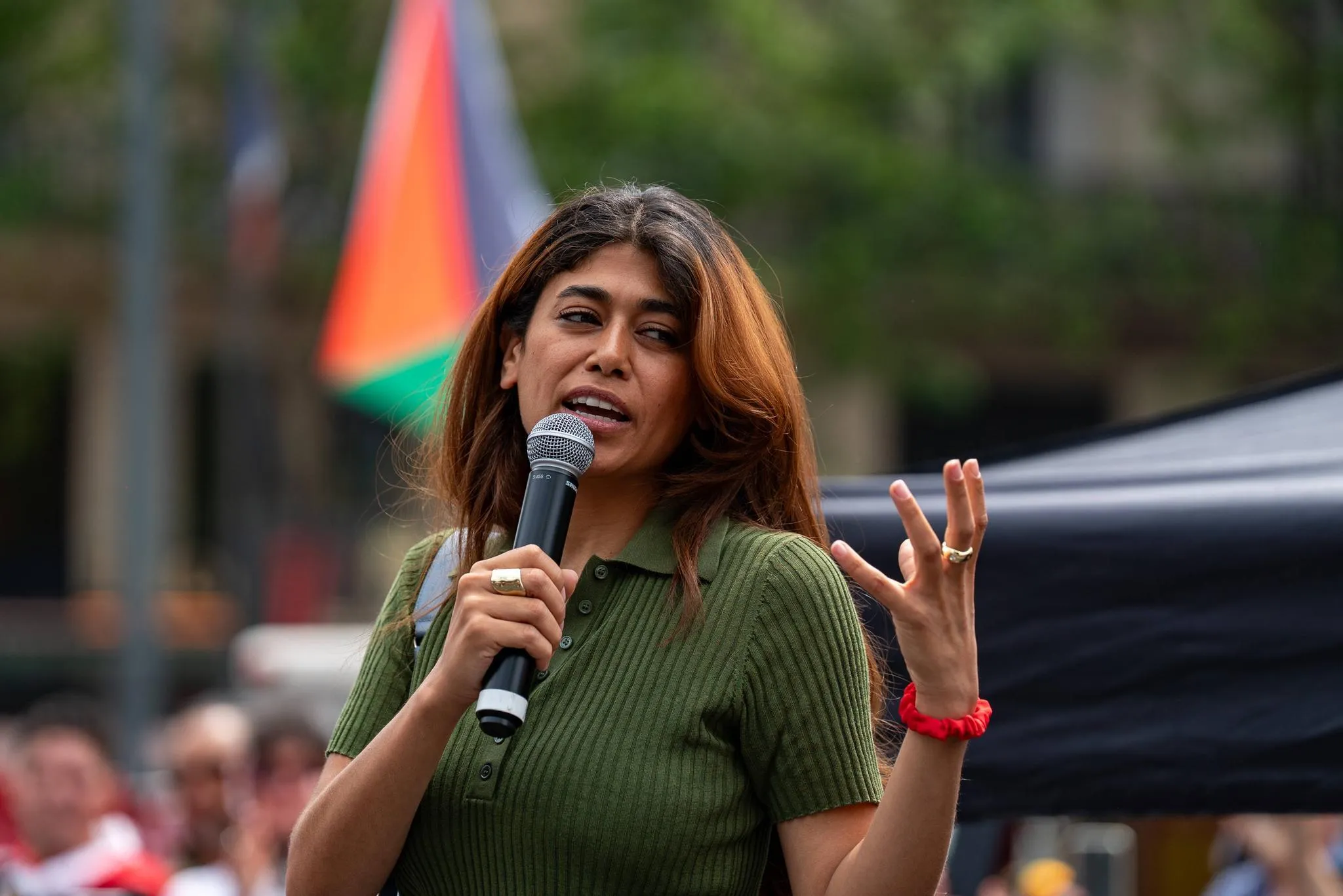 Garde à vue de Rima Hassan : l'eurodéputée LFI conteste les conditions de sa procédure