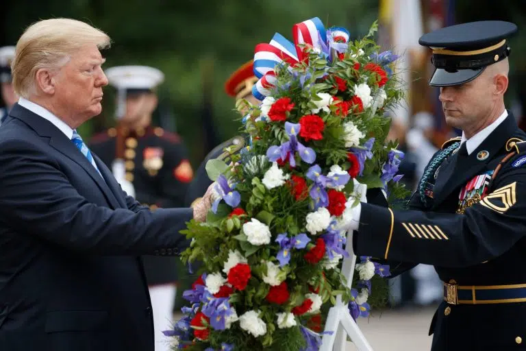 Memorial Day : Donald Trump salue les militaires morts et durcit le ton face à Téhéran