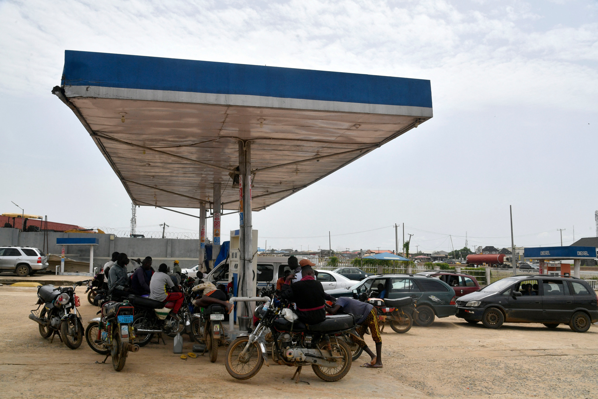 Flambée des cours mondiaux : le Bénin ajuste les prix des carburants
