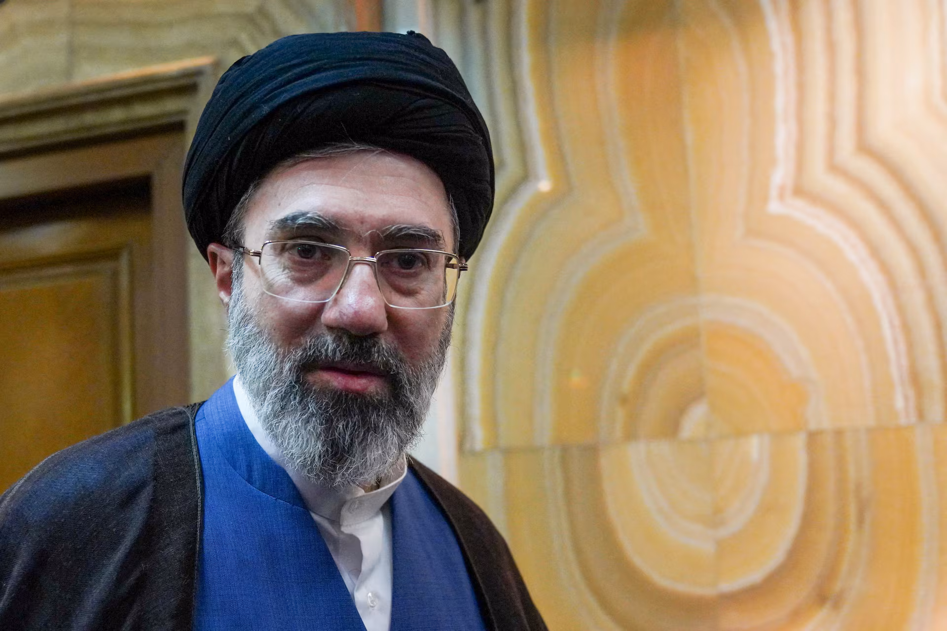 Iran : malgré ses blessures et son isolement, Mojtaba Khamenei reste au cœur du pouvoir