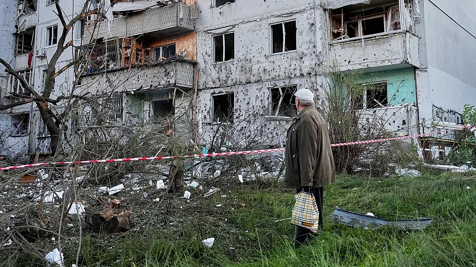 Ukraine : au moins neuf morts après une frappe russe massive sur plusieurs villes