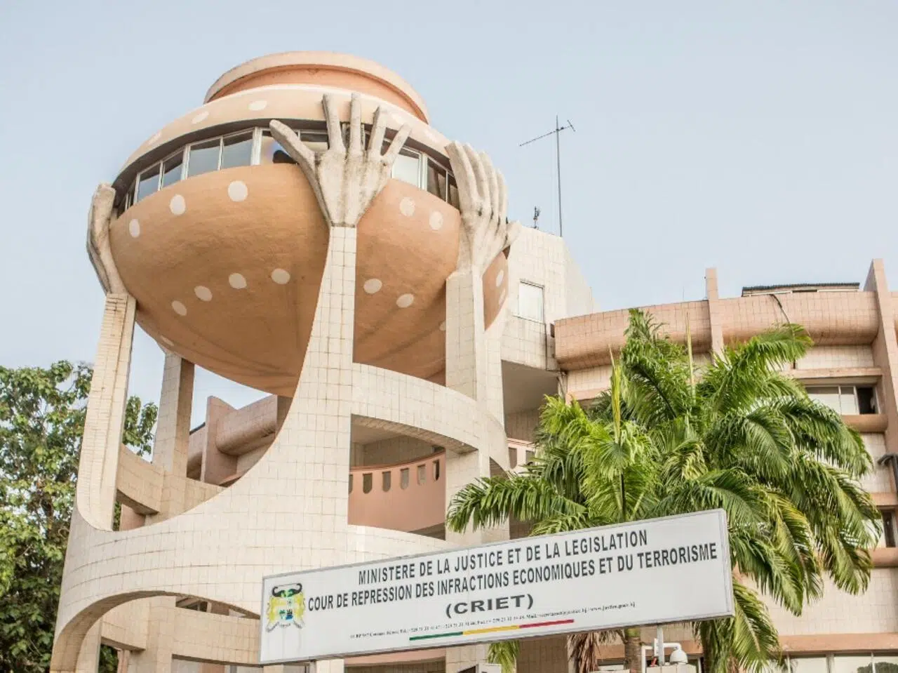 Coup d'État déjoué au Bénin : un prévenu devant la justice pour faux et blanchiment