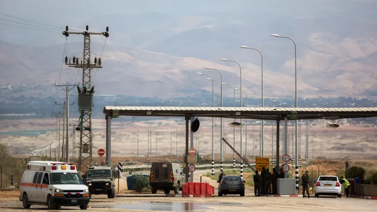 Cisjordanie : Israël lance un vaste projet de barrière controversé dans la vallée du Jourdain