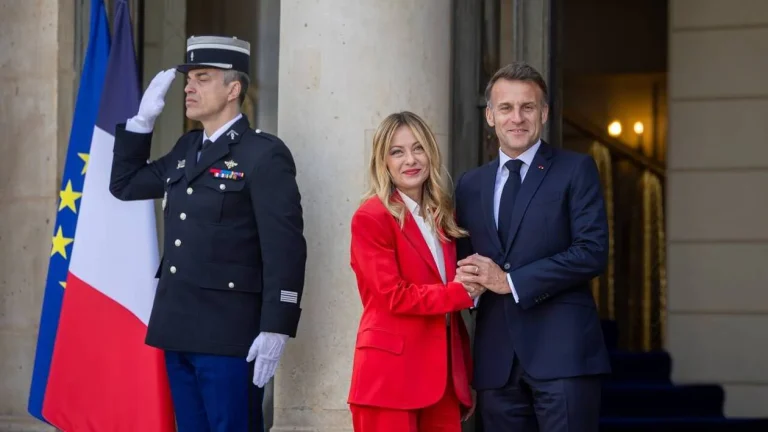 Macron et Meloni à Antibes pour renforcer la coopération franco-italienne