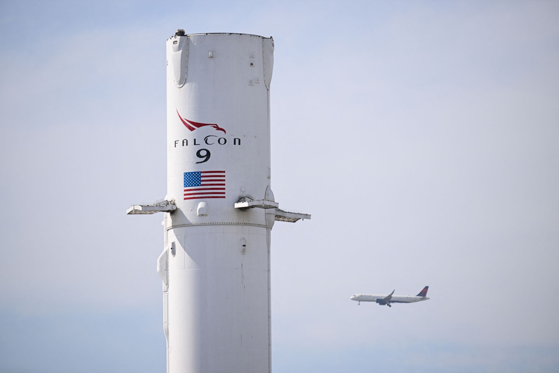 SpaceX entre en Bourse et affiche ses ambitions pour la Lune et Mars