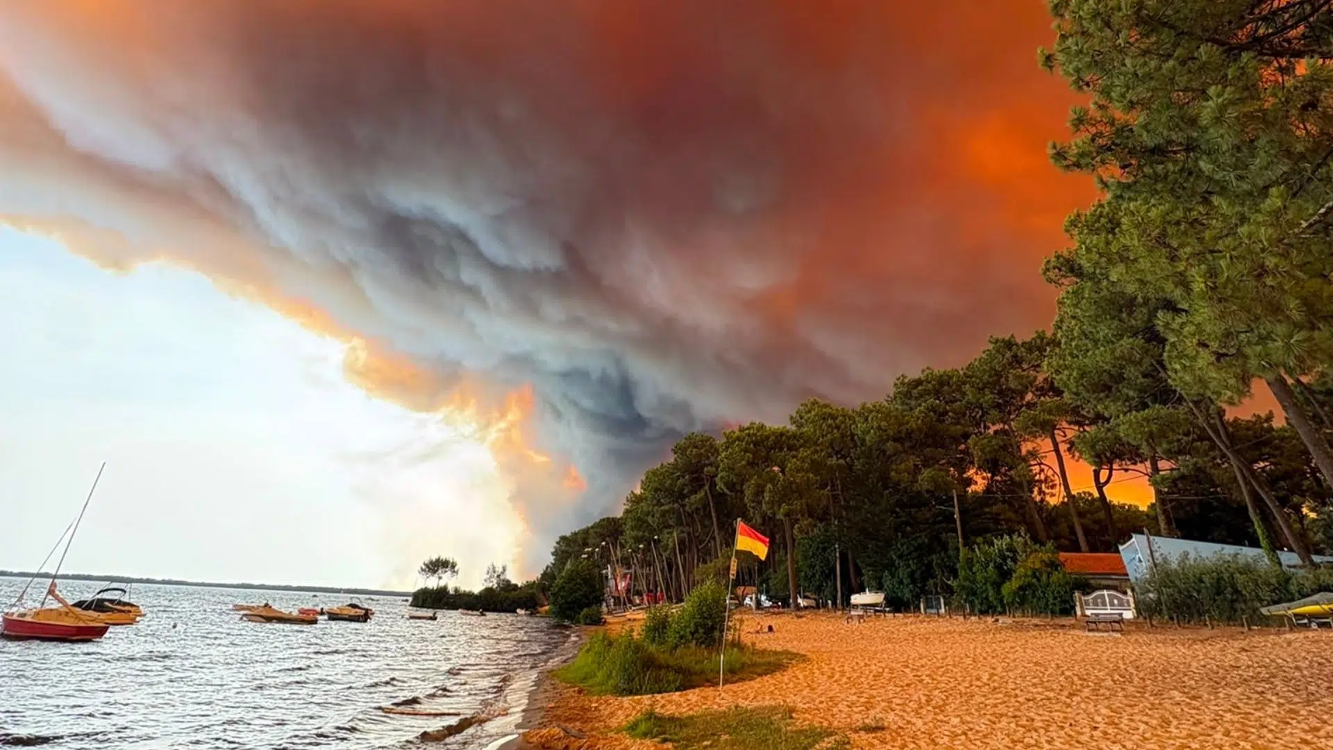 Incendie en Gironde : le Porge face à l'ampleur des destructions malgré un feu stabilisé