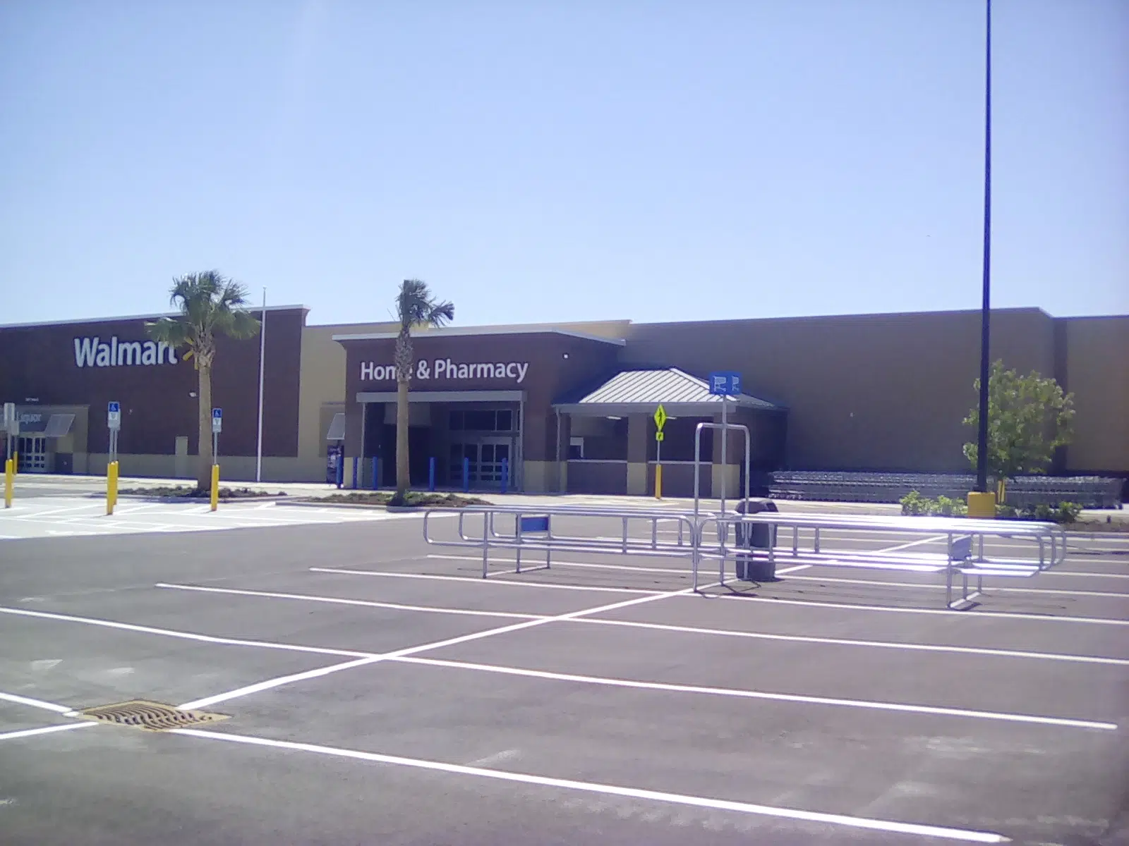 Floride : un différend sur un parking de Walmart tourne au drame, un homme tué par balle